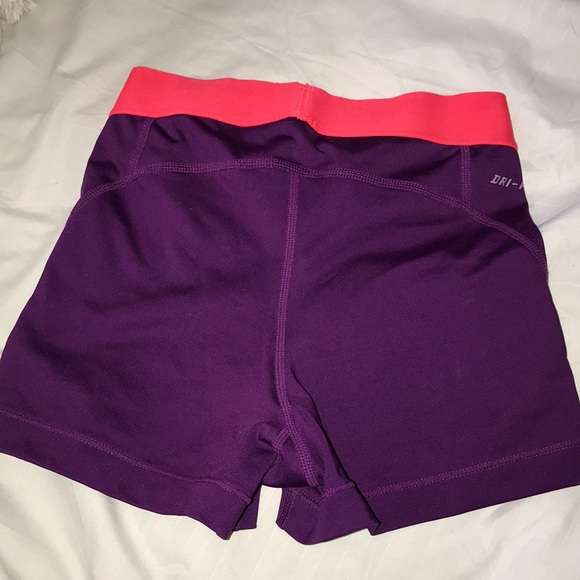 Nike Pros - Picture 4 of 4